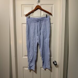 Lululemon dance studio mid rise crop size 8 vvvguc